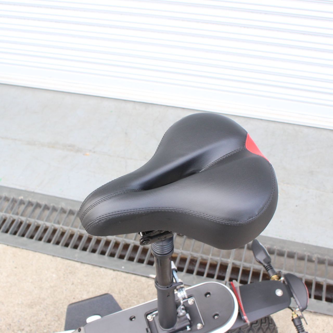 T074)【カラー注意！】☆送料込み/未使用 ECOモビ 電動スクーター イエロー BIKE F1 最大航続距離40km 最高45km/h 13Ah  バイク 原付 EV Scooter - メルカリ