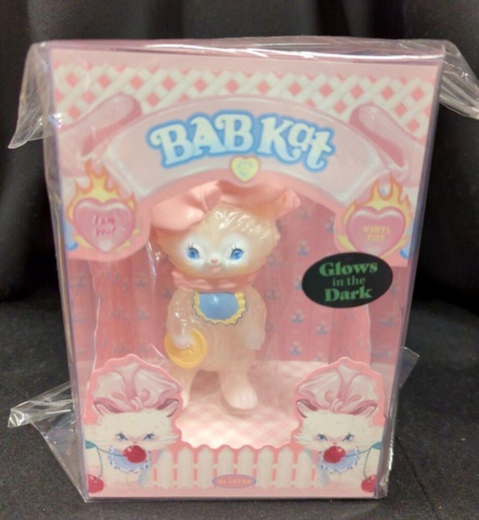 その他 Ms LUTRA/BAB Kat milky Ghost milky baby Ms LUTRA VINYL TOY BAB Kat Ghost milky baby(Glows in the Dark)