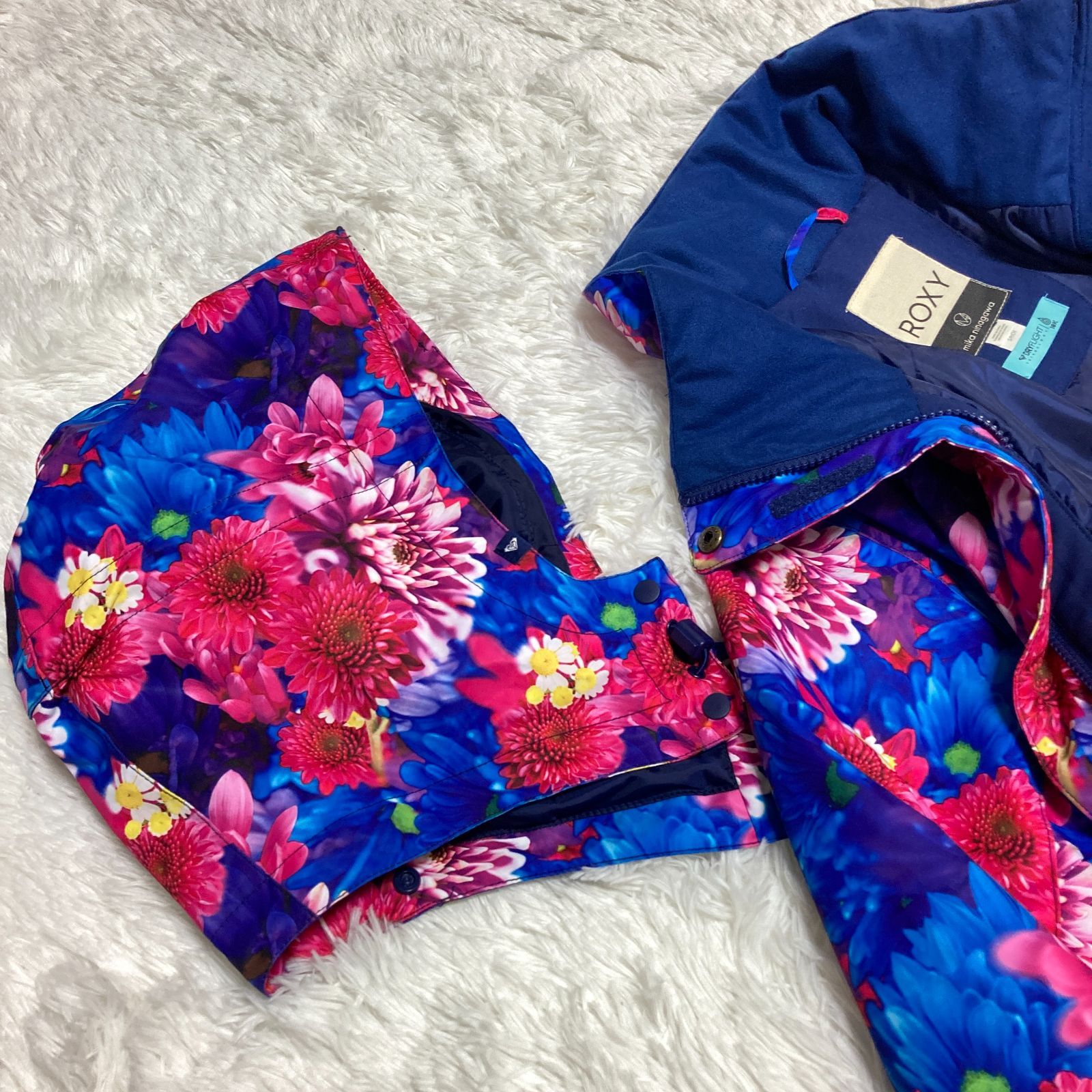 ロキシー ROXY 蜷川実花コラボ スノーウェア スノーボードウェア