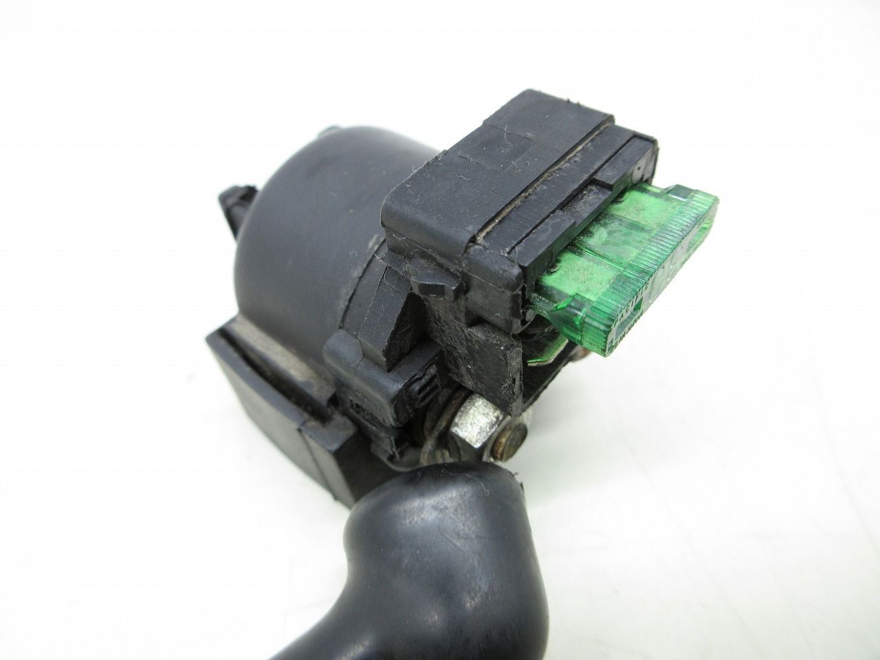 カワサキ ZRX400(ZR400E) 純正 ヒューズボックス(26021-1089) ①