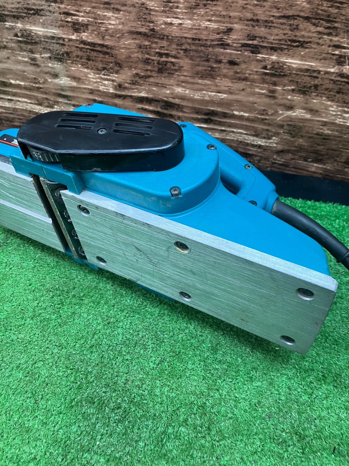 ☆マキタ(makita) 110mm電気カンナ 1911B 替え刃式 2011年製造