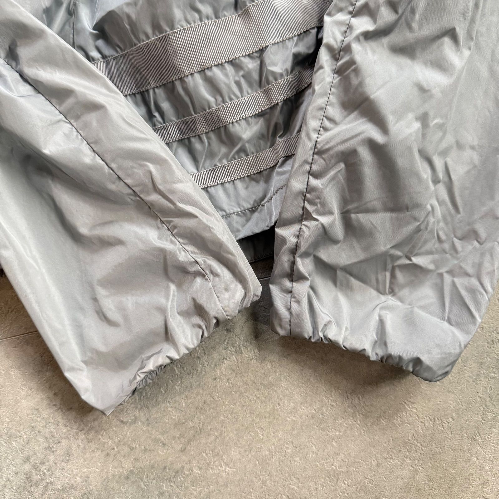 美品 MONCLER モンクレール ナイロンジャケット グレー URIELLE フリル 