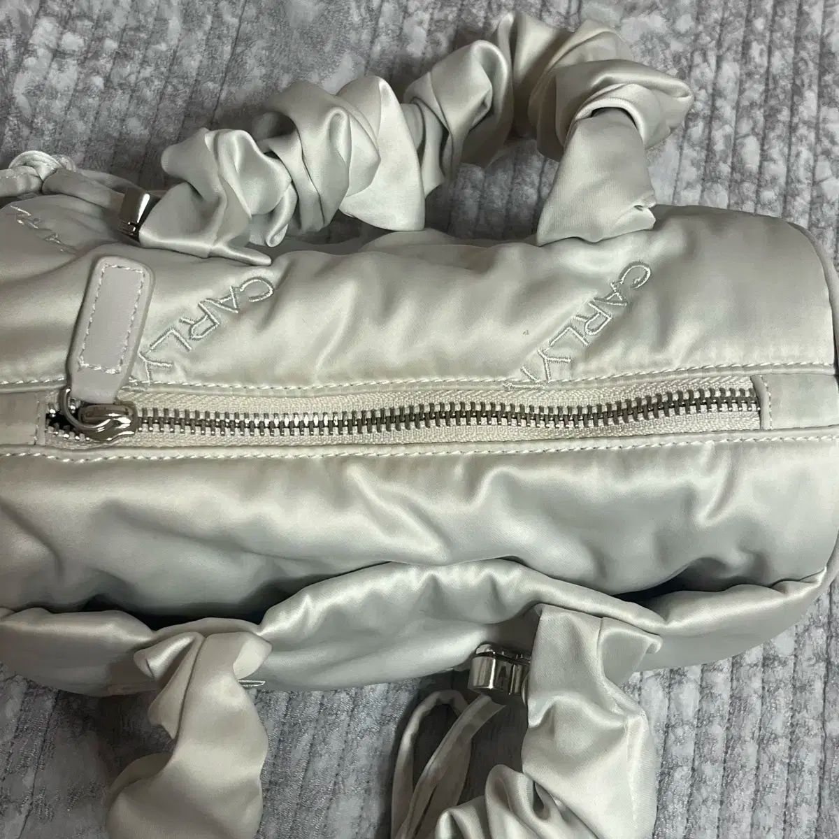 【CARLYN】★送料・関税込★24SSカリンティアミニバッグ CARLYN(カーリン) - 海外通販のBUYMA
