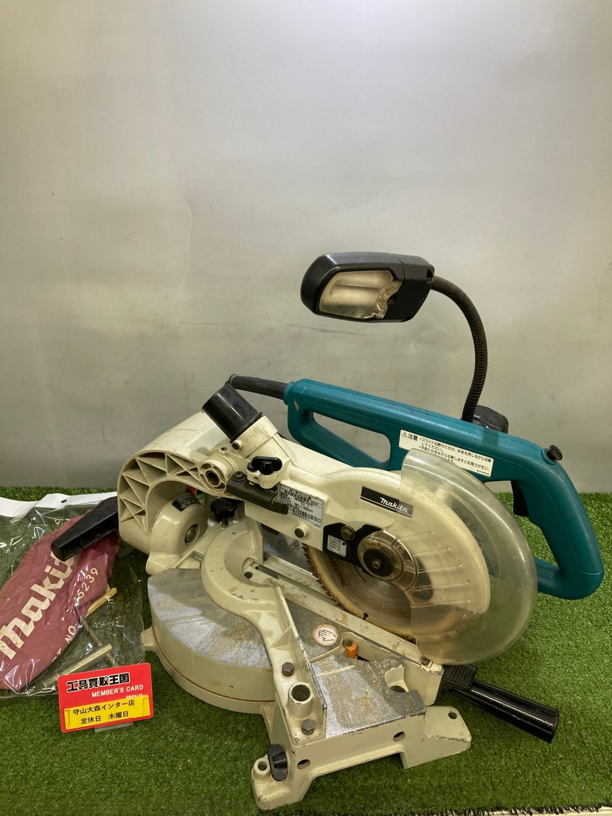 中古品】【0921】☆makita(マキタ) 190mm卓上スライドマルノコ