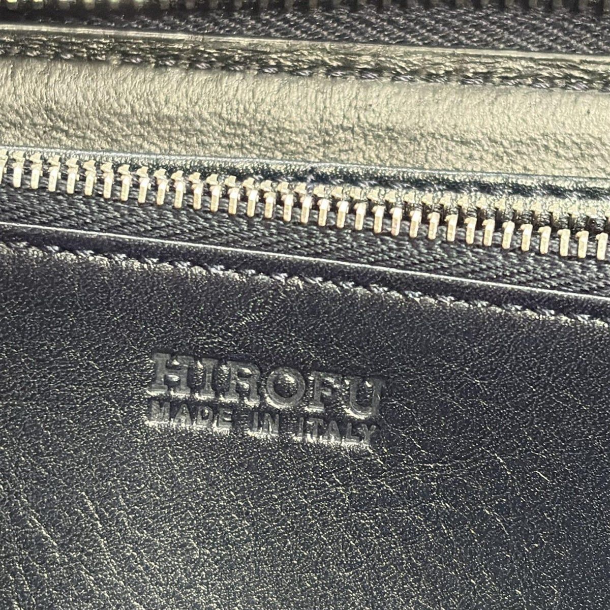 黒 ラウンドファスナー