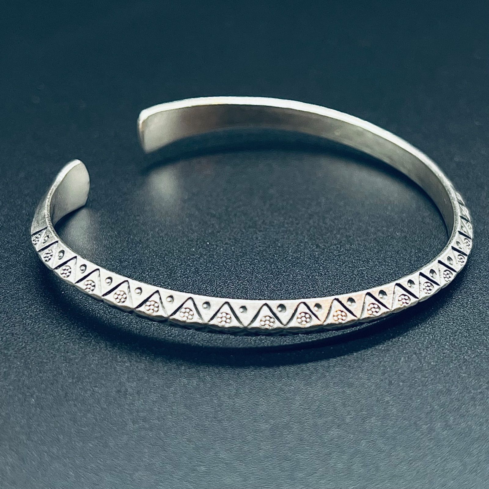 カレンシルバー 民族デザイン バングル ブレスレット カレン族 銀純度