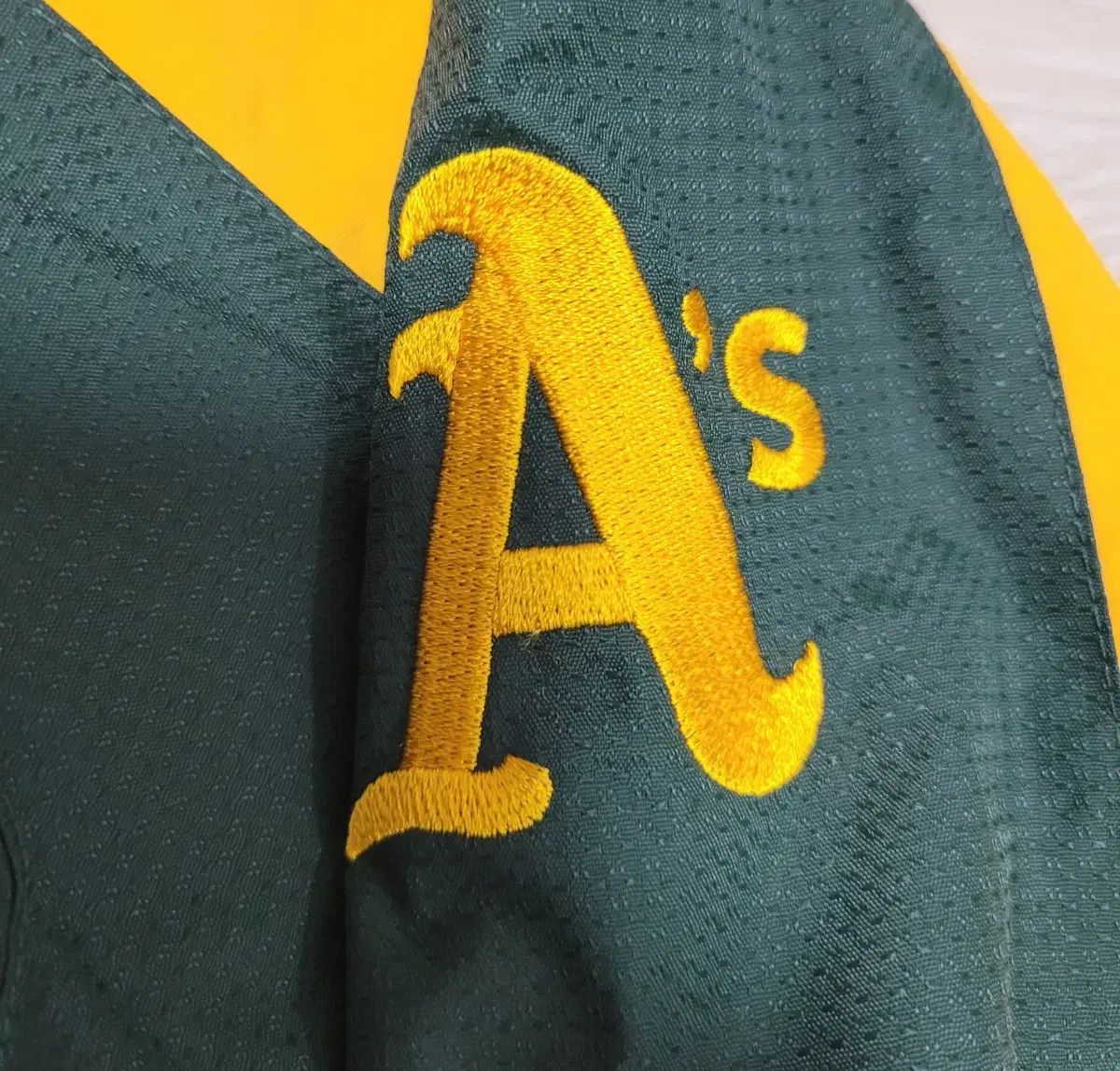 人気ブランドも送料無料！ Majestic マジェスティック オークランド 陸上競技 ウォームアップ