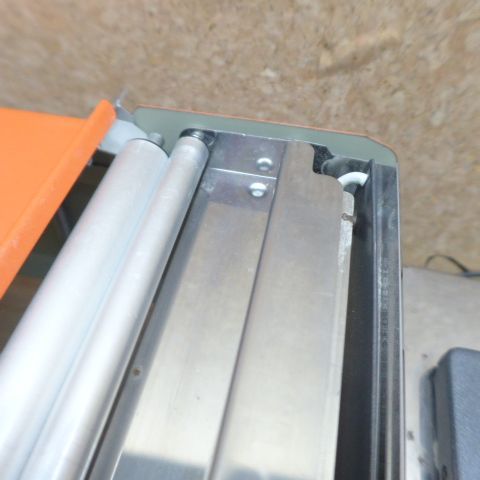 食品用ラップフィルム包装機 マルチラッパー