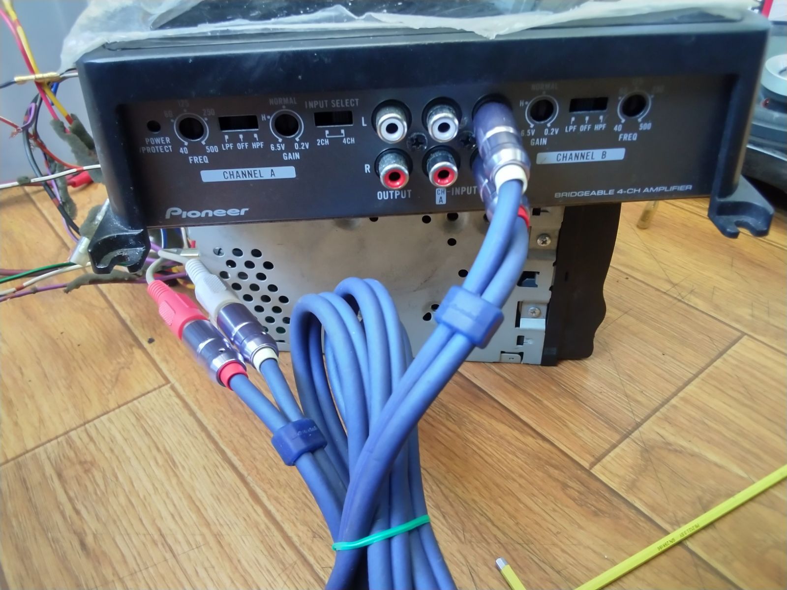カロッツェリア アンプ