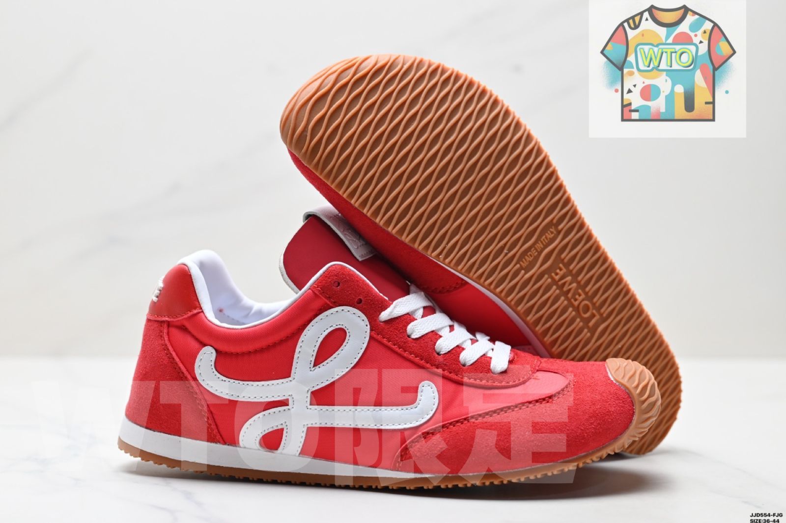 ロエベの新アイコンシューズ「バレエランナー 2.0」が登場！ | Vogue