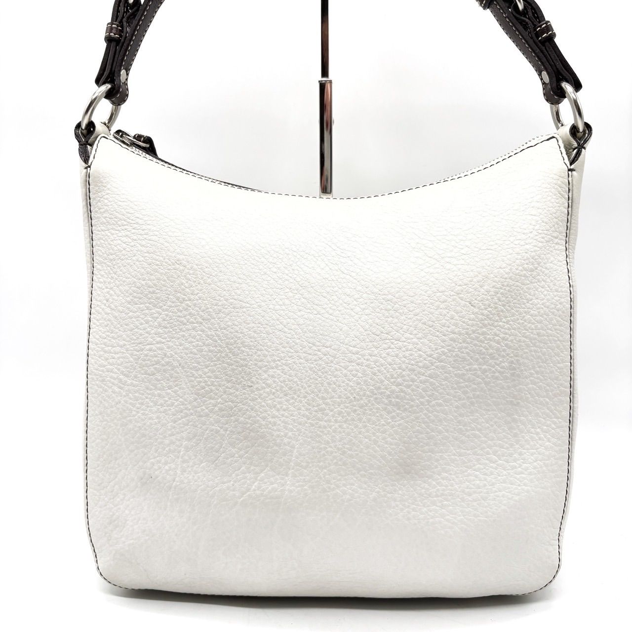 COACH コーチ ワンショルダーバッグ ロゴ型押し 大容量 パンチング 白 COACH コーチ ワンショルダーバッグ ロゴ型押し 大容量