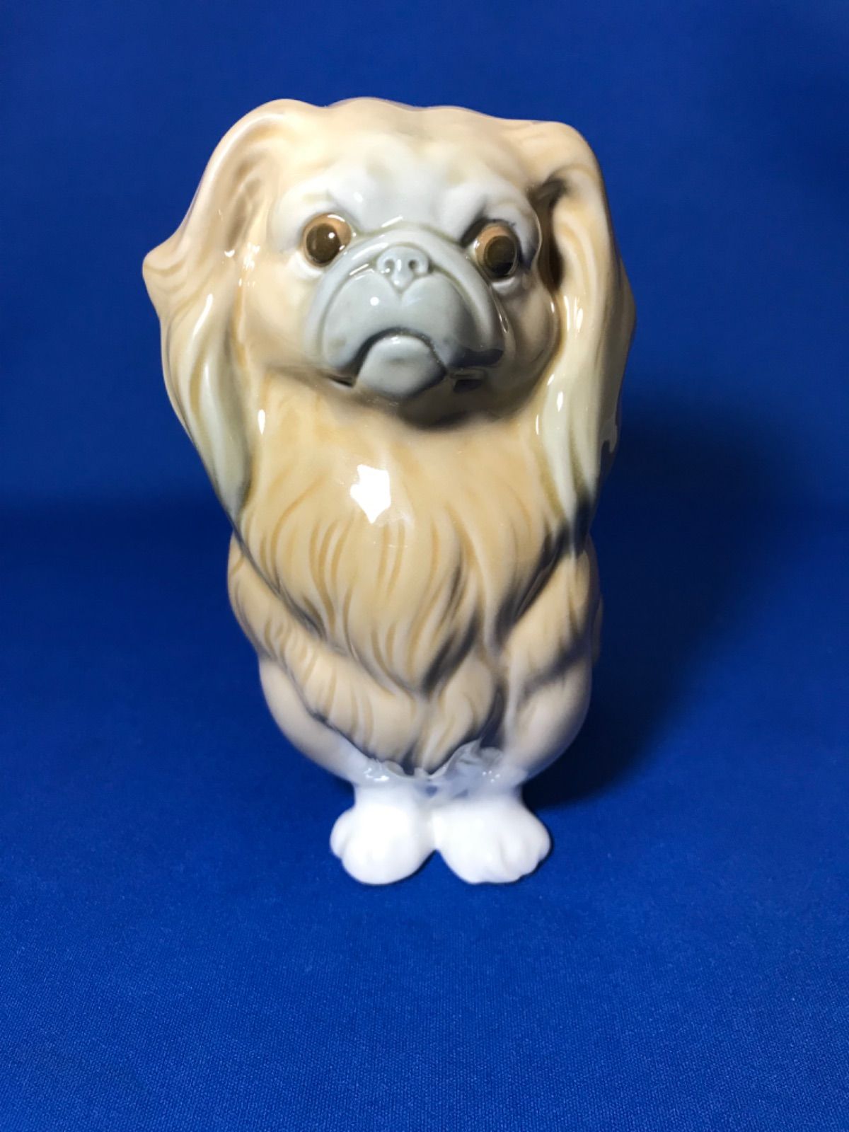 絶版品入手困難品 Lladro リヤドロ 4641「皇帝の抱き犬ペキニーズ