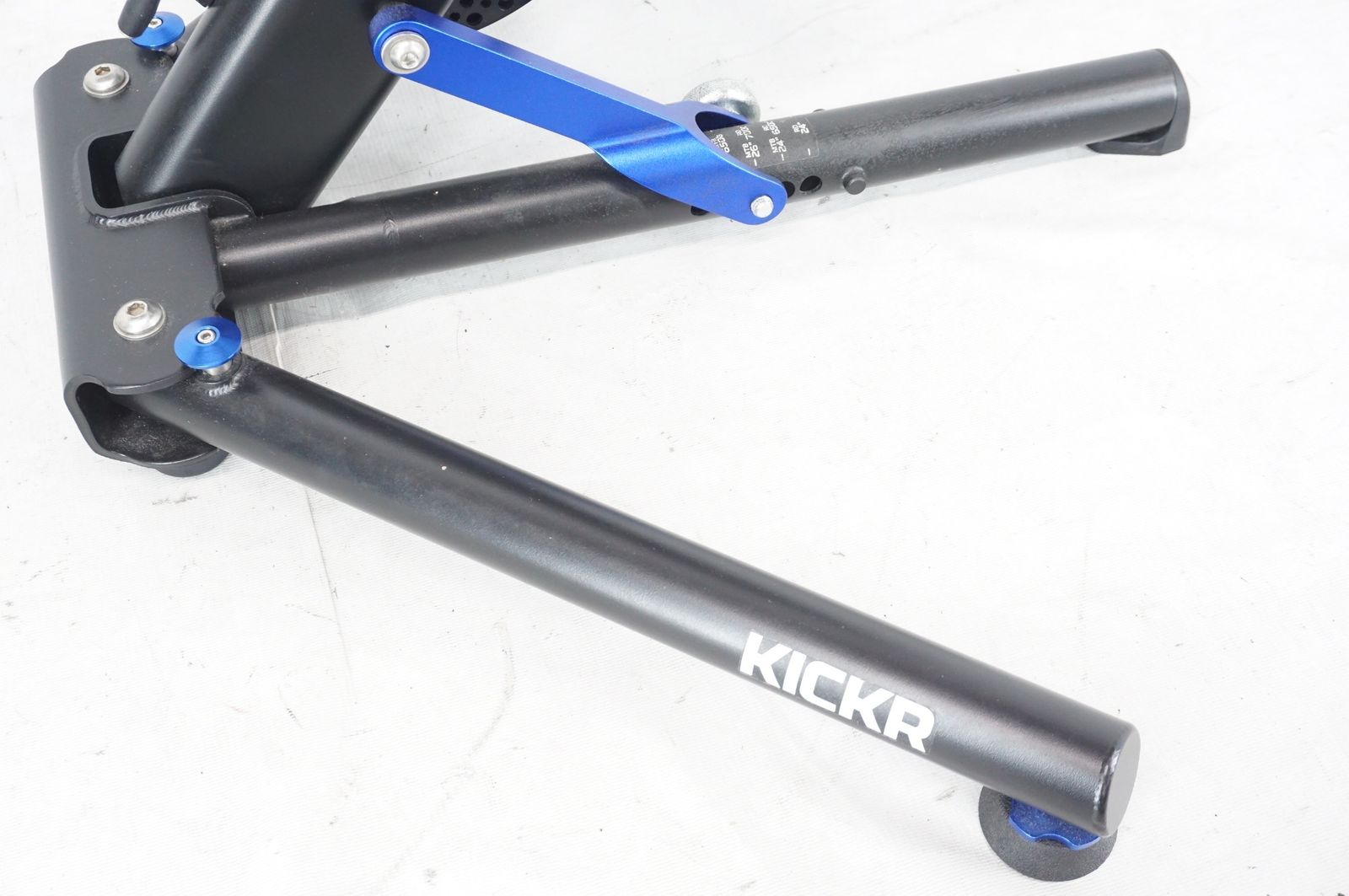 WAHOO 「ワフー」 KICKR V4 WF113 スマートトレーナー / バイチャリ 