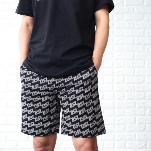 ショートパンツ