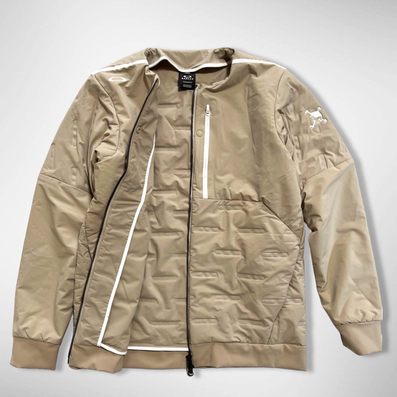 メンズ 美品 OAKLEY GOLF 中綿 ジャケット サイズM ストレッチ メンズ 美品 OAKLEY GOLF 中綿 ジャケット サイズM ストレッチ
