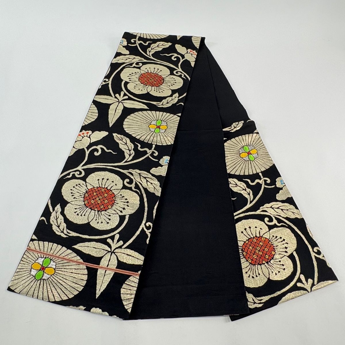 袋帯 美品 逸品 龍村美術織物 落款 瑞祥唐草 箔 黒 六通 正絹