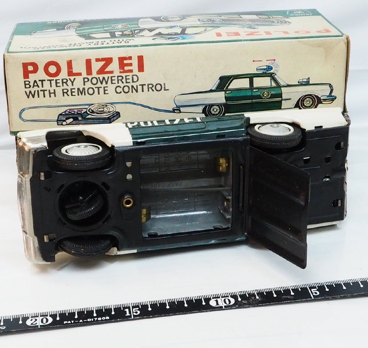 イチコー【POLIZEI ポリスカー パトカー白/緑 小サイズ リモコン欠】ブリキ ミニチュア tin toy car 自動車ミニカー□ICHIKO【 箱付】0169 - メルカリ