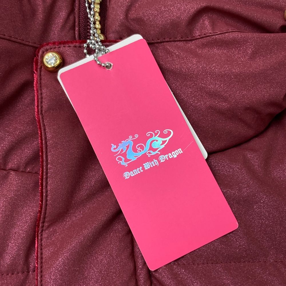 限定価格 サイズ 2 DANCE WITH DRAGON ダンスウィズドラゴン フード付 ダウンジャケット ベロア切替 レッド系 240101452391 ゴルフウェア レディース ストスト 送料無料SALE!