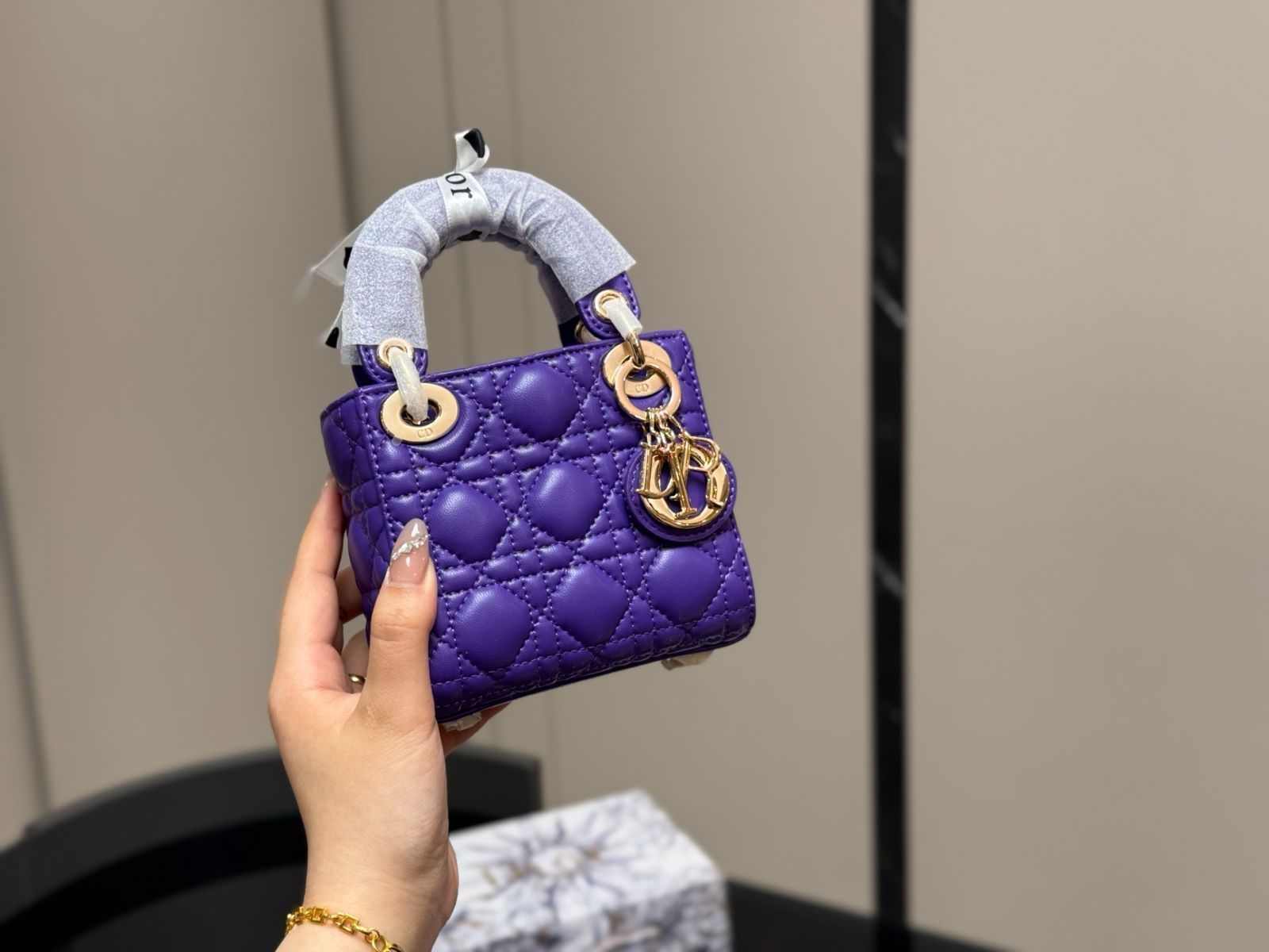 Lady Dior ディオール バッグ ミニ DIOR | Lady Dior バッグ ミニ カナージュ ラムスキン & レジン