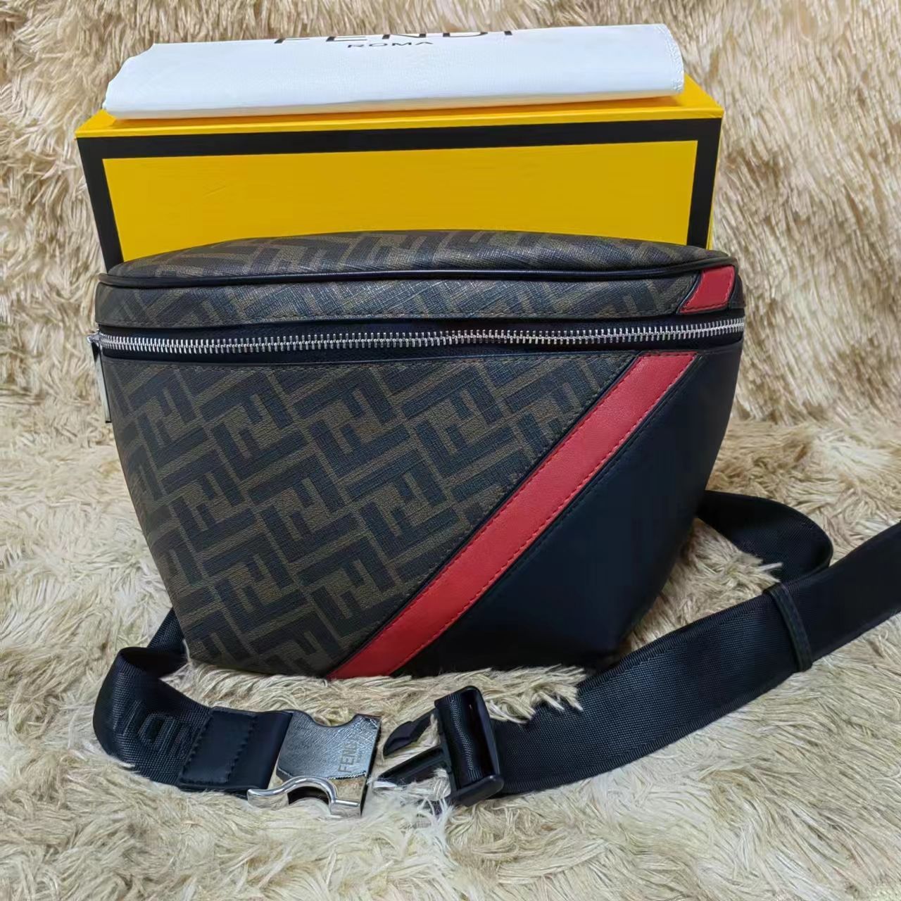 FENDI フェンディ ショルダーバッグ ベルトバッグ ウェストバッグ 