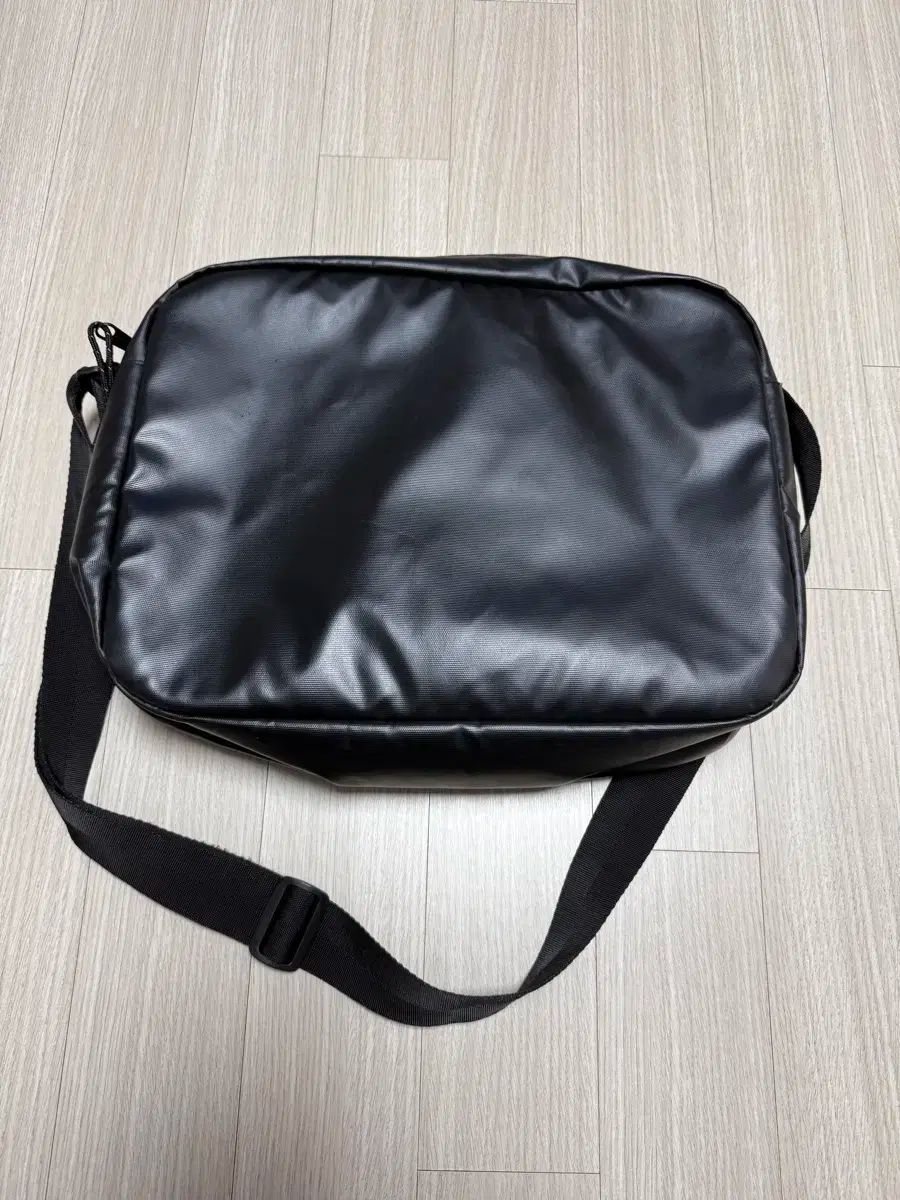 イーストパック サッチェルM クロスバック