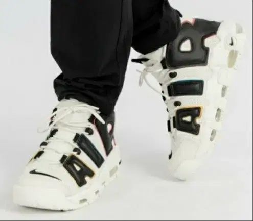 NIKE(ナイキ) エア モアー アップテンポ 96 250 正則化