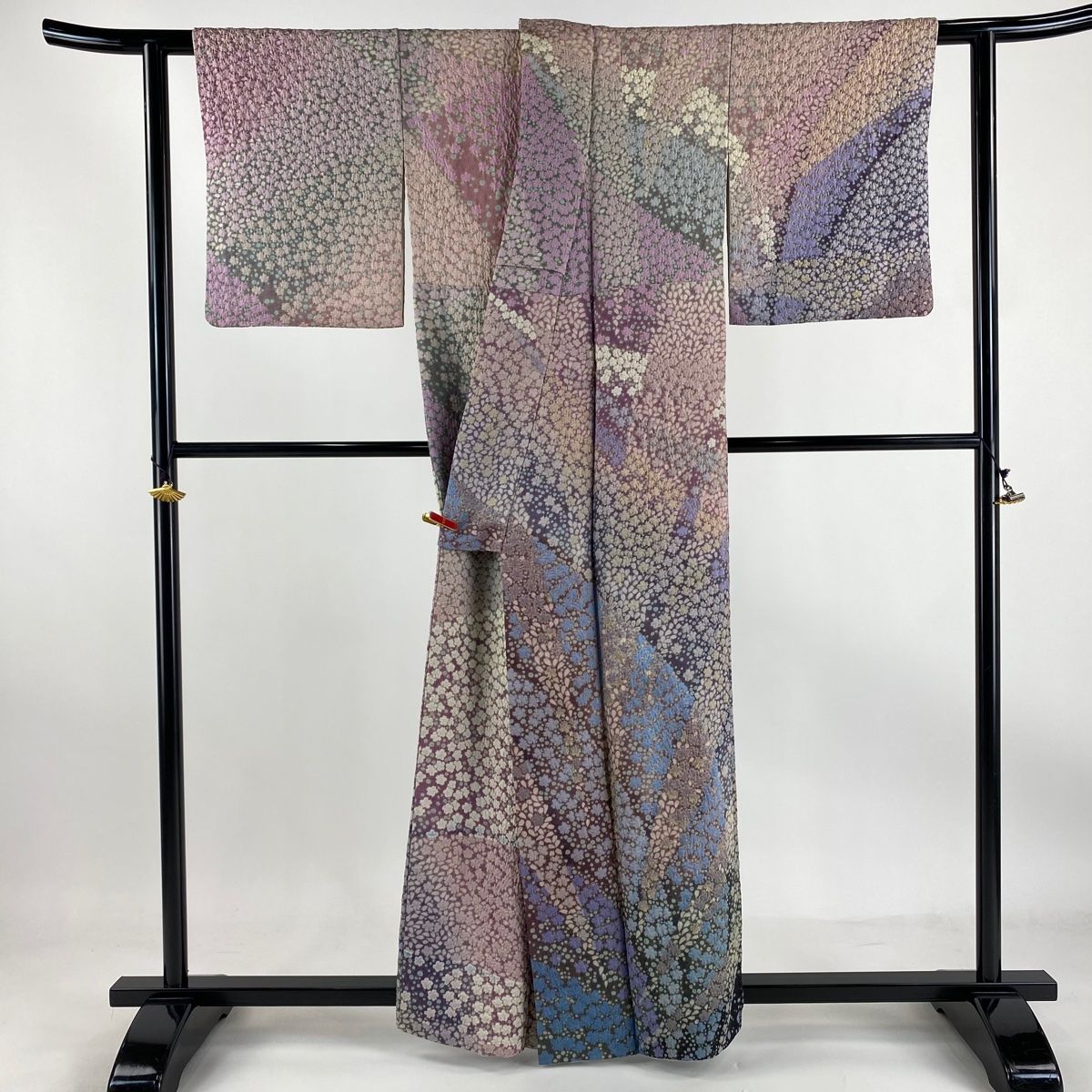 ★専用★未使用品 訪問着 枝花 くすみ紫 枝花 綸子 金彩 身丈162.0cm 訪問着 身丈157cm 裄丈63cm S 袷 滝泰 落款 桜 花びら 金通し