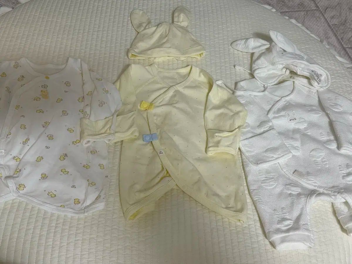 【雷市場（ポンジャン）商品韓国直送】 (バルク) 新生児服 3 蜂 ベビー服を整理する バスガウン 宇宙服 60 サイズ