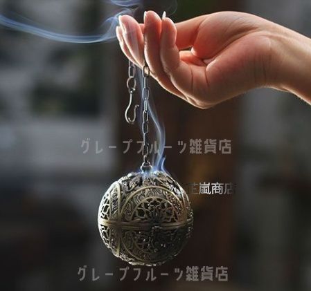 圓式吊香炉銀色 透かし彫刻 置物 透丸形吊灯籠 香炉 古民具 DB2478 圓式吊香炉銀色 透かし彫刻 置物 透丸形吊灯籠 香炉 古民