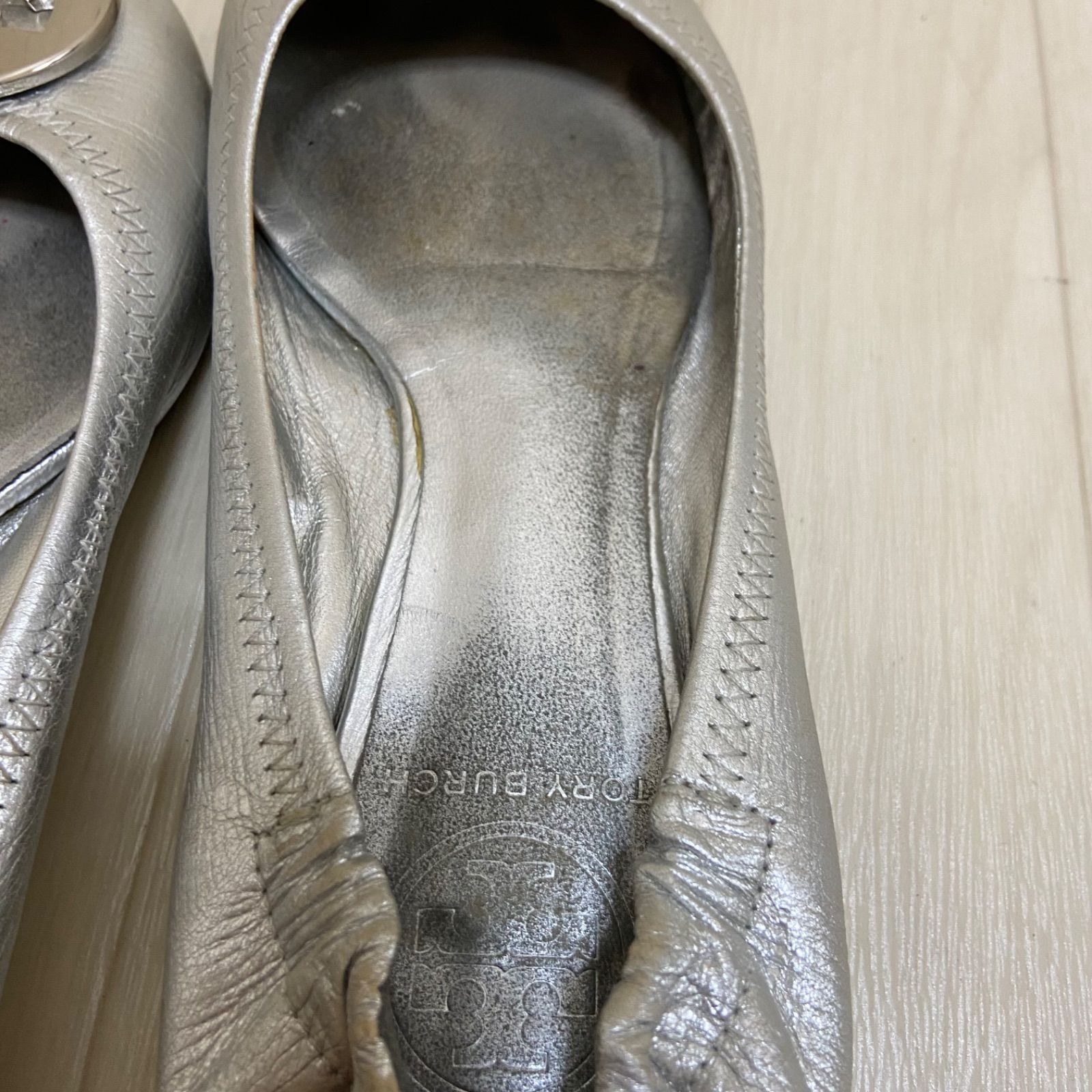 極美品　Tory Burch トリーバーチ フラットシューズ シルバー22.5 TORY BURCH/トリーバーチ フラットシューズ シルバー 22.5cm