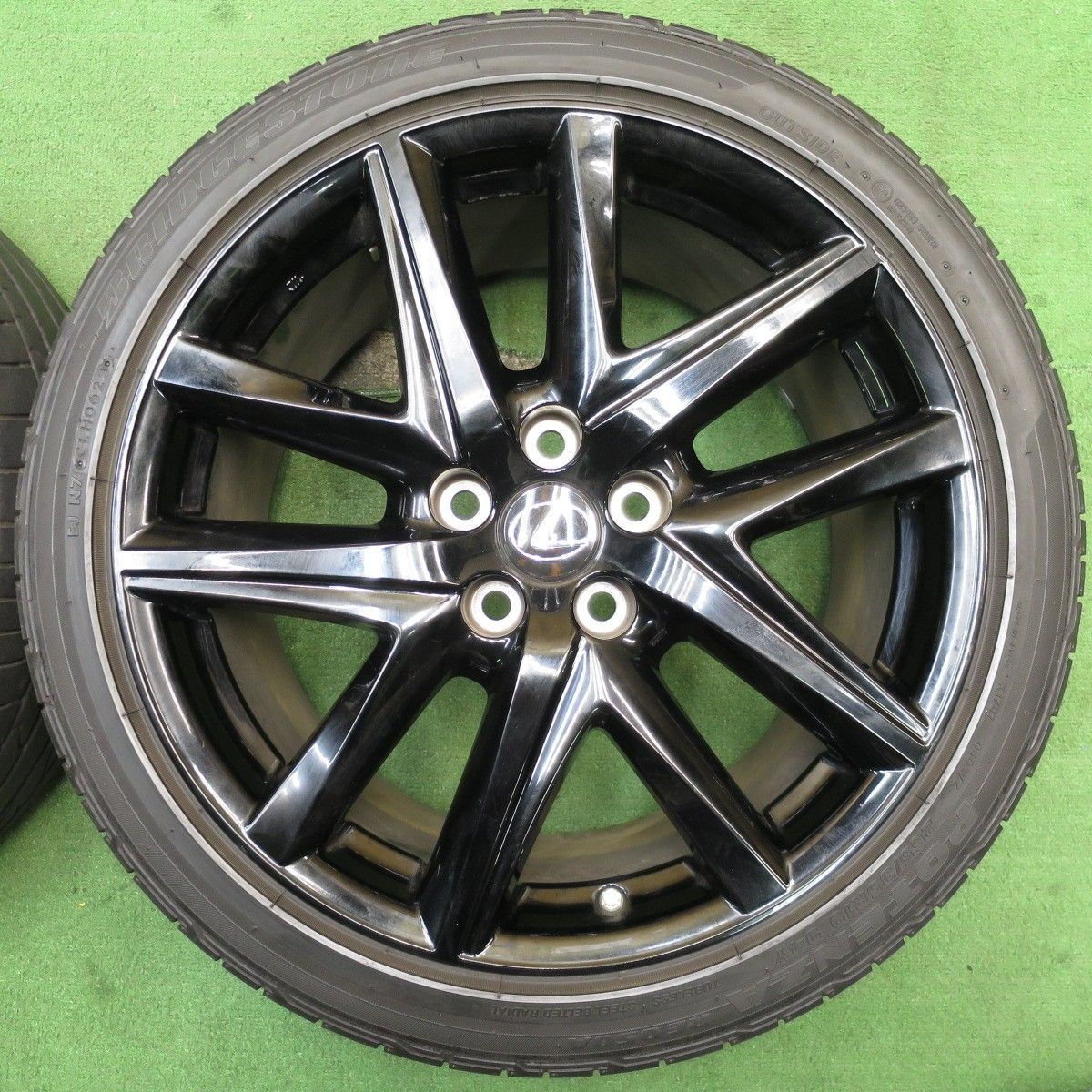 235|40R19 265|35R19