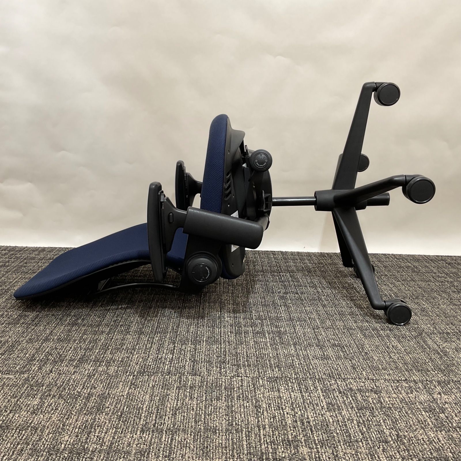 スチールケース