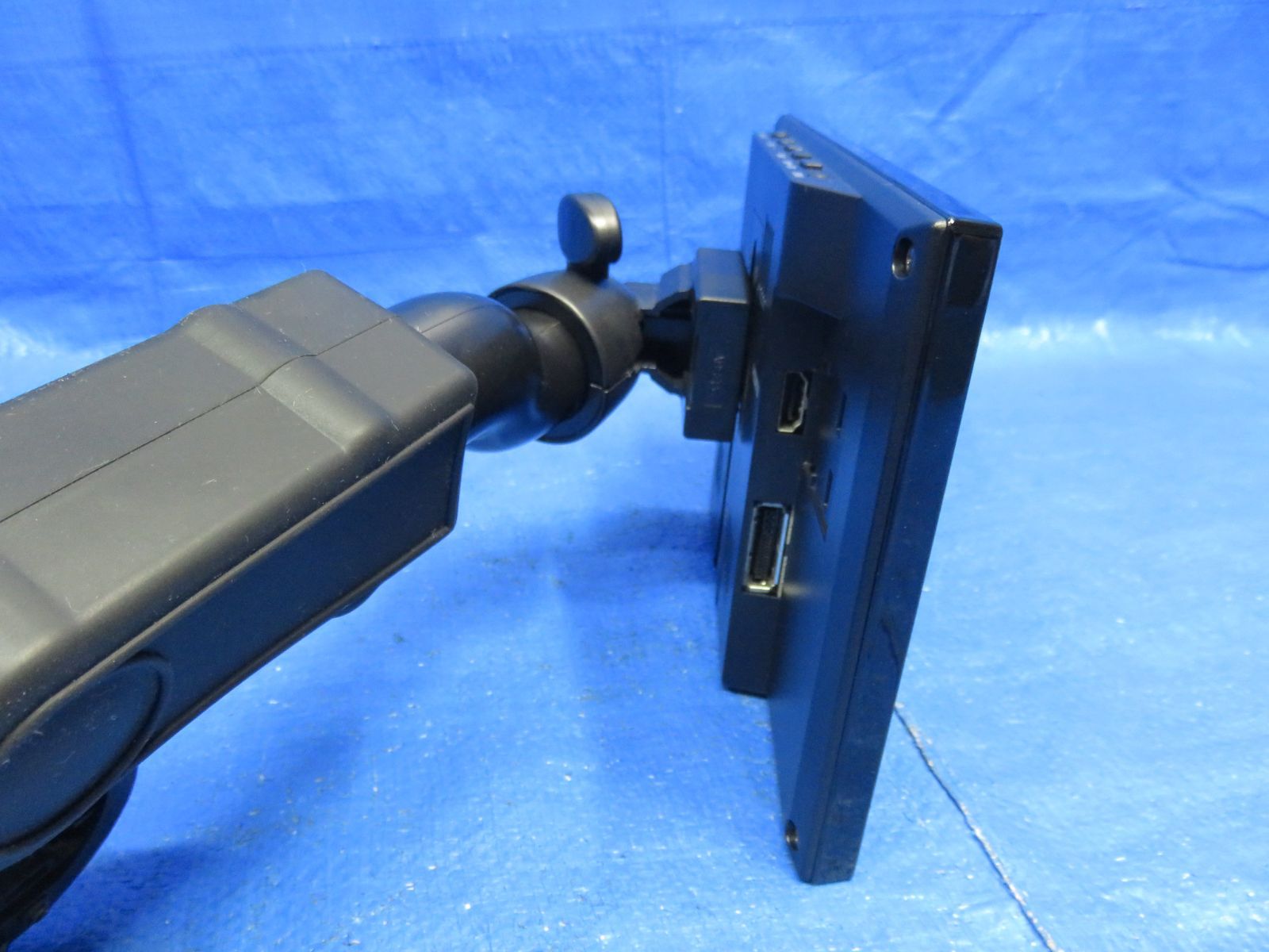 LA5088 保証付 カロッツェリア 9インチ WVGA 車載モニター リアモニター carrozzeria TVM-W910 Pioneer ヘッドレスト取付ステー付 汚れ BRIGHTFACE_UK