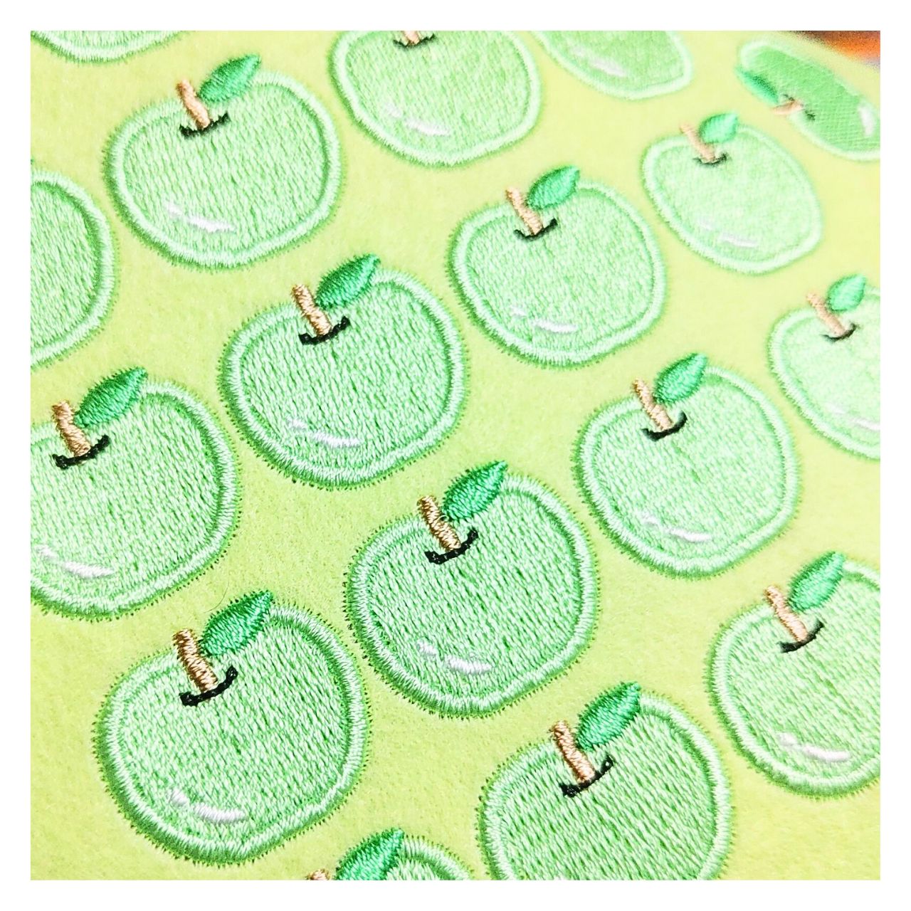 りんご)刺繍ワッペン3枚入り - メルカリ