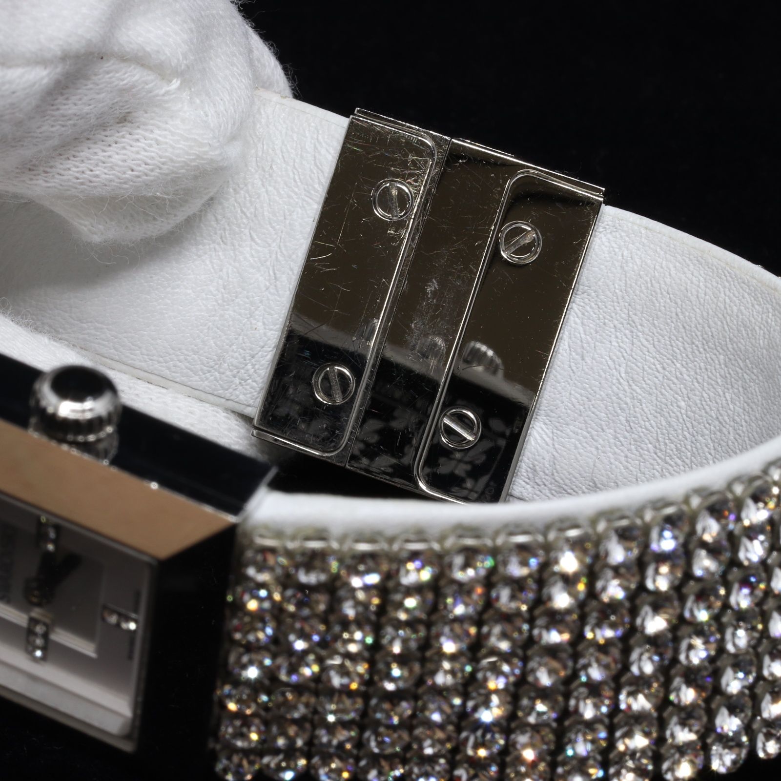ITS2QXZ3KNAG SWAROVSKI スワロフスキー エリス QZ レザー シルバー