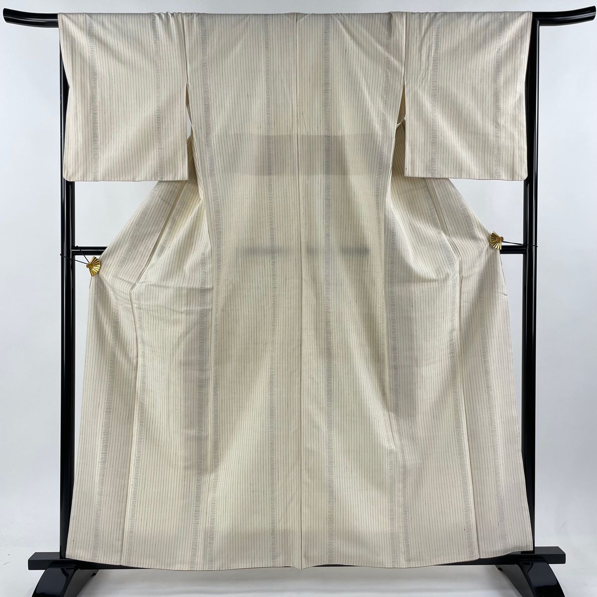 紬 身丈160.5cm 裄丈66.5cm M 袷 鈴乃屋 証紙 縦縞 クリーム 正絹 秀品