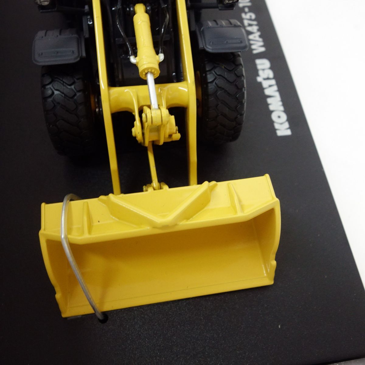 KOMATSU コマツ 1/50 中型ホイールローダ WA475-10 模型 ※中古