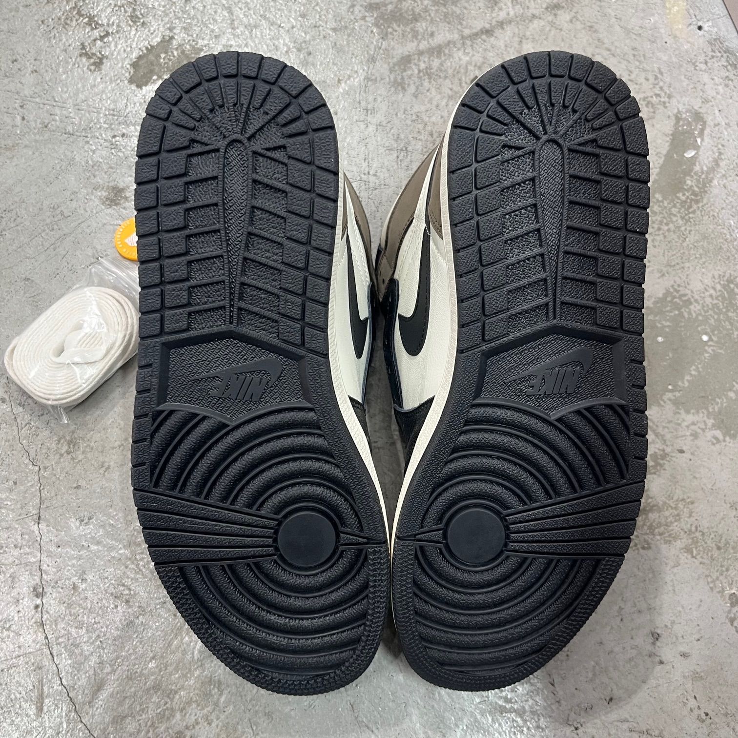 Nike Air Jordan 1 High OG Dark Mocha 555088-105 ジョーダン1 