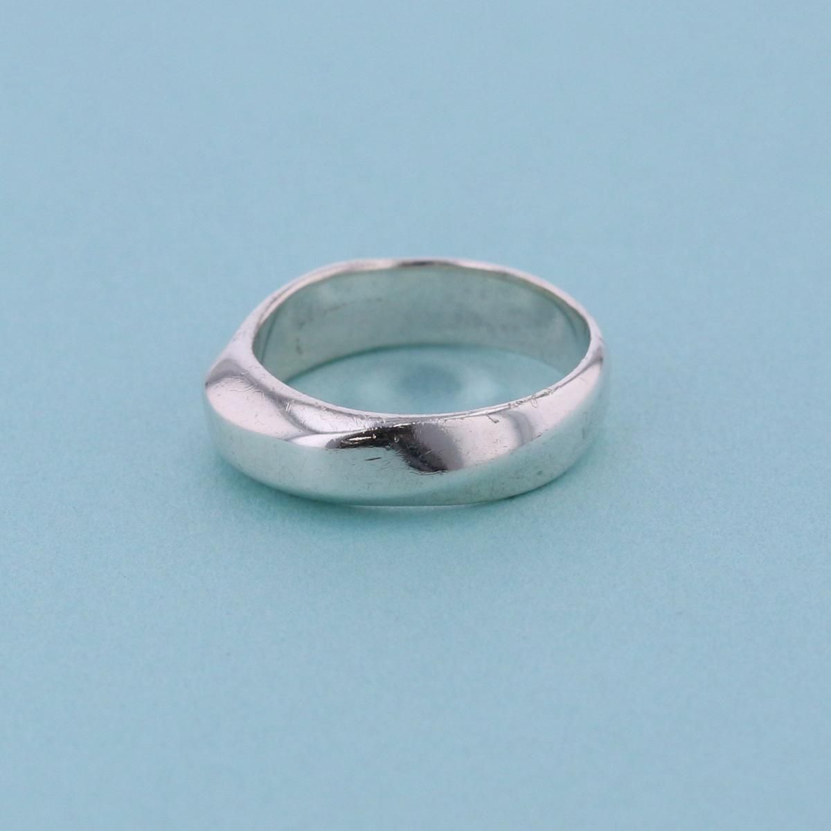 TIFFANY&Co. リング　ナイフエッジ　シルバー　9号 Tiffany&Co. （ティファニー） ナイフエッジ リング ブランド