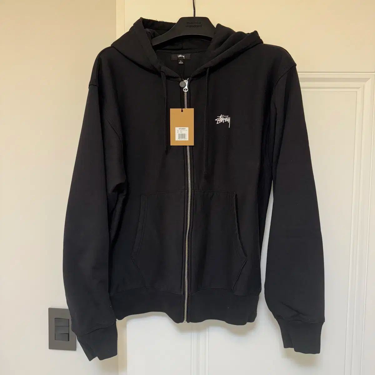 STUSSY(ステューシー) オーバーダイ ストック ロゴ フード付き ジップアップパーカー 黒 L テクチェ 新品