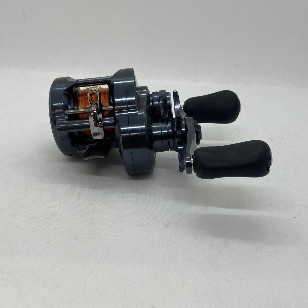 SHIMANO - ΨΨSHIMANO シマノ ベイトリール　24カルカッタコンクエスト シャローエディション 31HG キズ有 箱付 046741 ΨΨ SHIMANO シマノ ベイトリール 24カルカッタコンクエスト