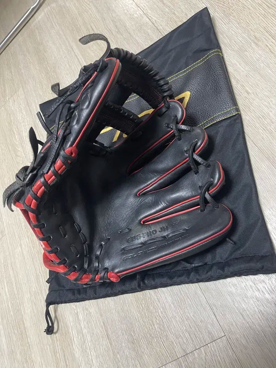 ゴールド 内野グローブ