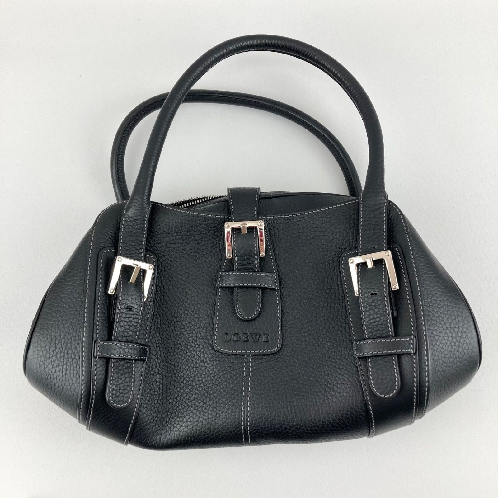 【美品】ロエベ　ゼンダ　ショルダーバッグ　ロゴ型押し　ステッチ　レザー　ブラック 美品】ロエベ ゼンダ ショルダーバッグ ロゴ型押し ステッチ レザー