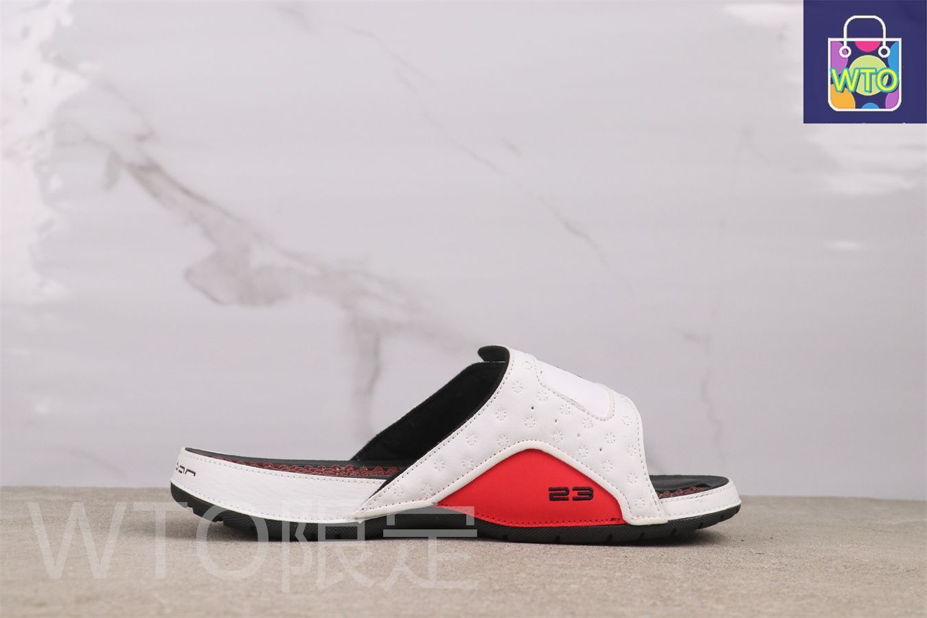 糸魚川翡翠 翡翠 黒×ミントグリーン 原石 105.7g