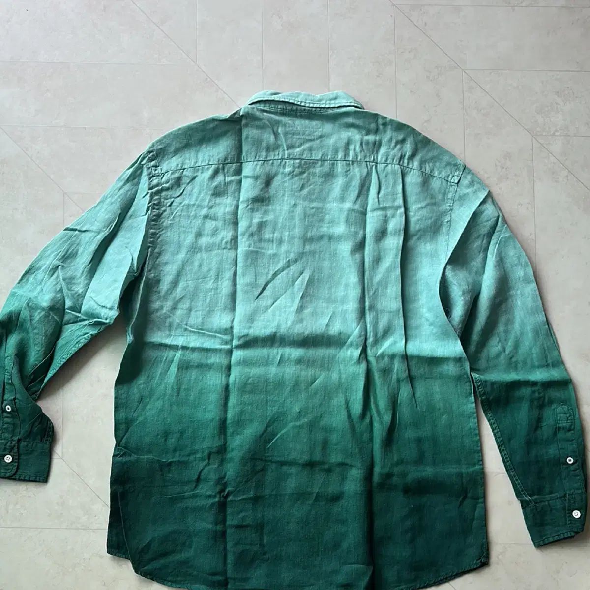 HAZZYS へジス 緑 リンネ グラデーション シャツ