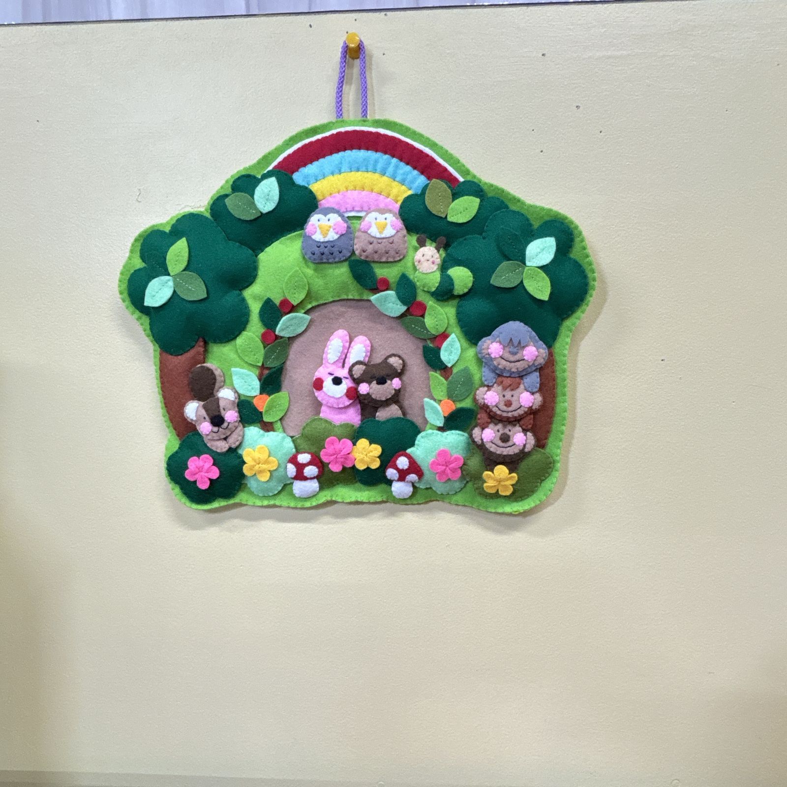 リース壁飾り 森のクマさんと仲間たち フェルトハンドメイド ひな祭り