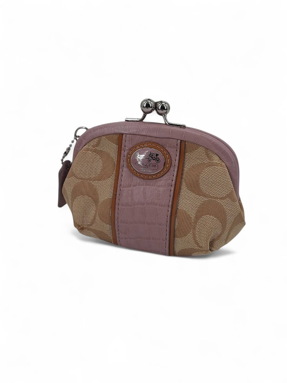 あゆ⭐︎COACH コーチ　ラベンダーのがま口　小銭入れ COACH】コーチ がま口 小銭入れ ピンク＆ベージュ - メルカリ