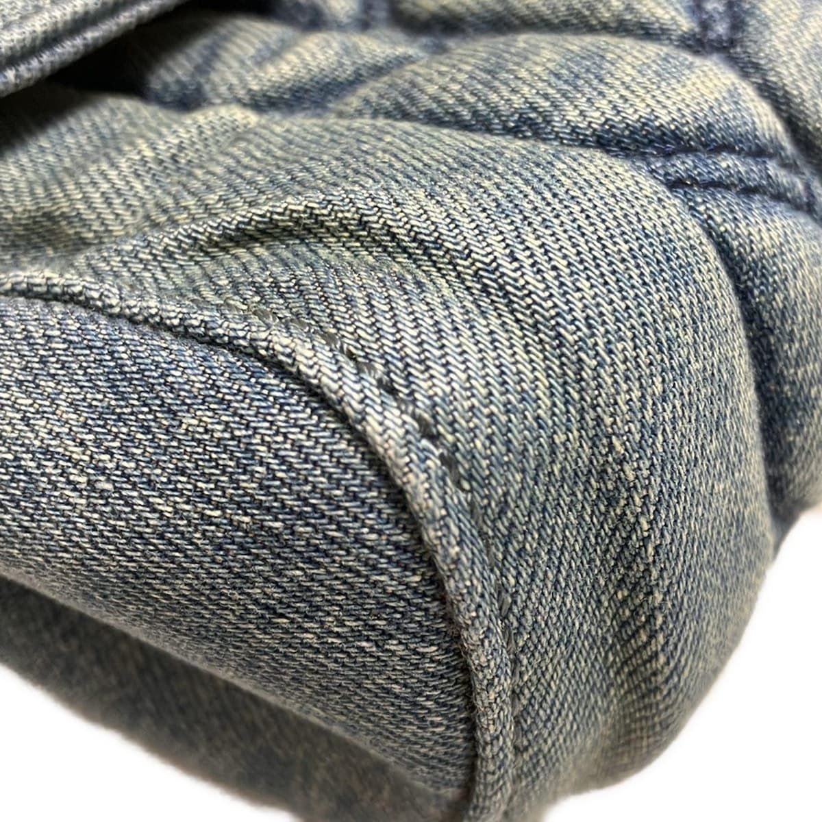 DIESEL ブラック キルティング ショルダーバッグ DIESEL(ディーゼル) ショルダーバッグ - ネイビー チェーン