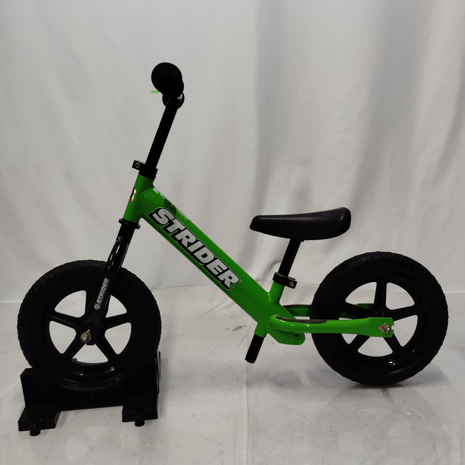極美品】 STRIDER ストライダー スポーツモデル 12 グリーン STRIDER