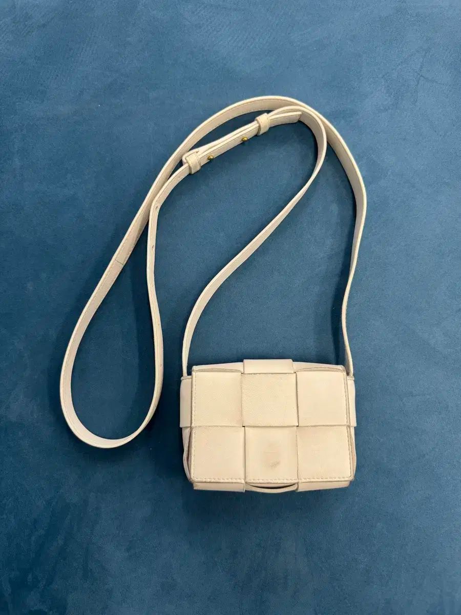 Bottega Veneta ボッテガヴェネタ ミニ カセットバッグ